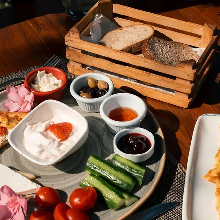 홀리데이파크 Olive Garden Kabak 파랄리아